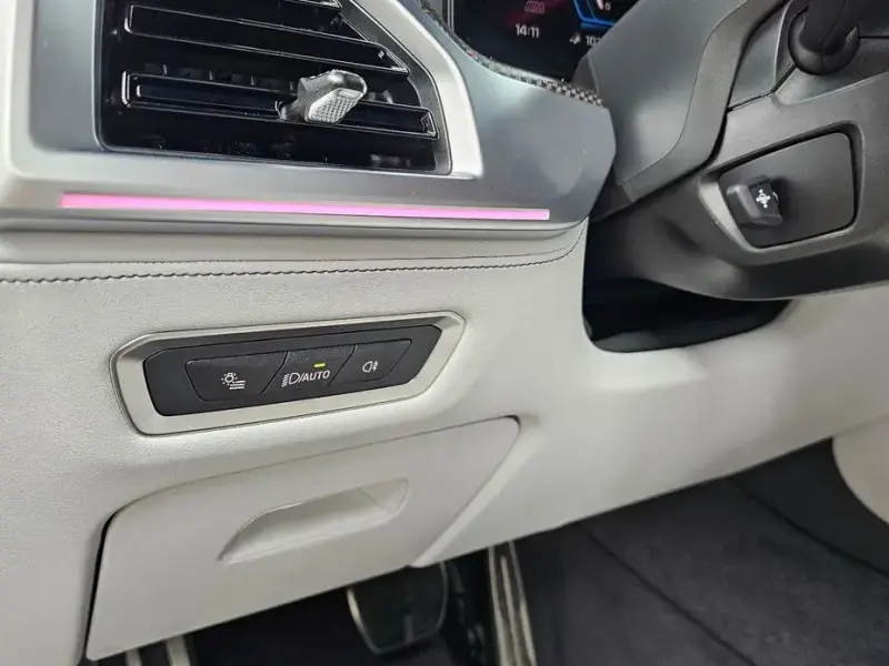 2025 BMW XM с пробегом 9 431 км