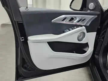 2025 BMW XM с пробегом 9 431 км