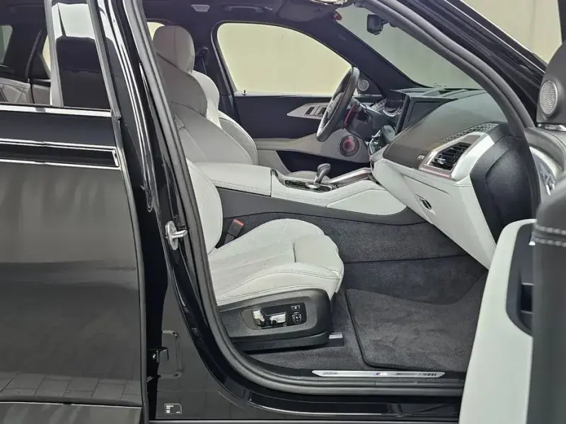 2025 BMW XM с пробегом 9 431 км