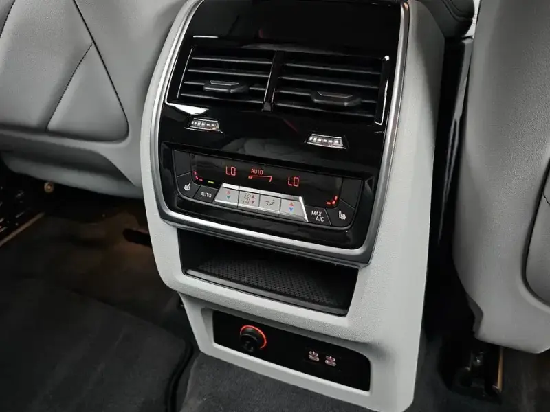 2025 BMW XM с пробегом 9 431 км