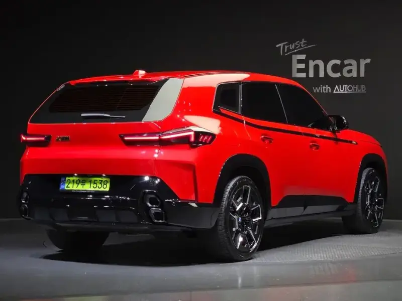 2023 BMW XM с пробегом 7 884 км