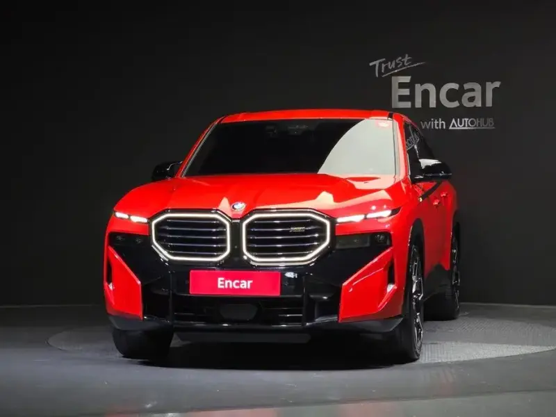 2023 BMW XM с пробегом 7 884 км