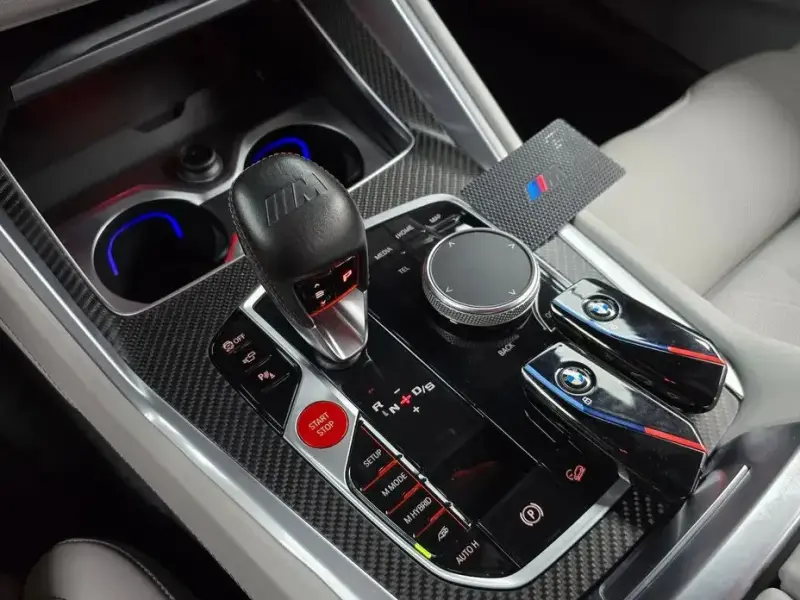 2023 BMW XM с пробегом 7 884 км