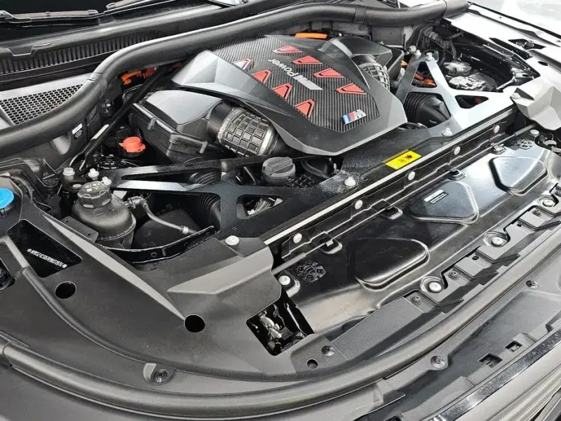 2024 BMW XM с пробегом 14 296 км