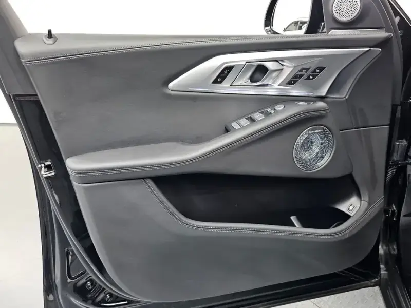 2024 BMW XM с пробегом 14 296 км