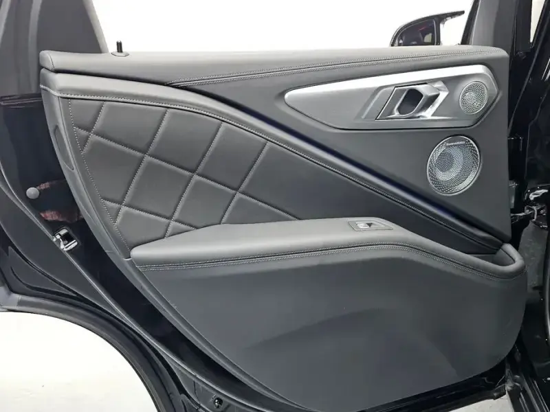 2024 BMW XM с пробегом 14 296 км