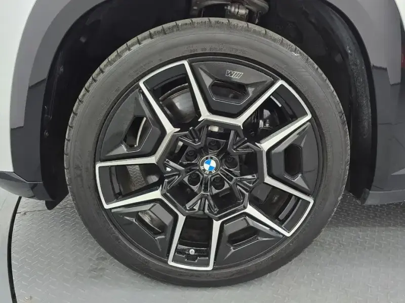 2025 BMW XM с пробегом 5 803 км