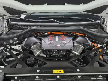 2025 BMW XM с пробегом 5 803 км