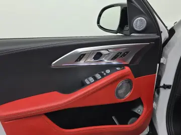 2025 BMW XM с пробегом 5 803 км