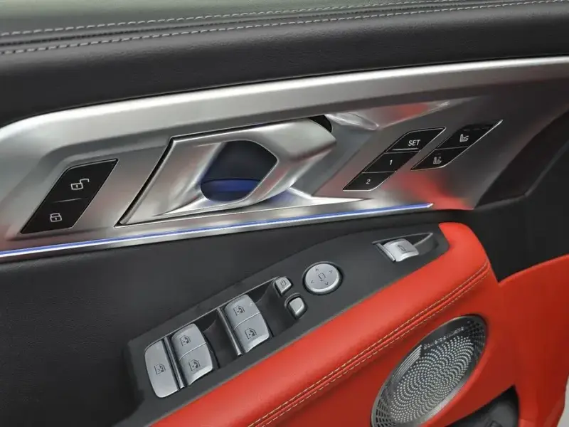 2025 BMW XM с пробегом 5 803 км