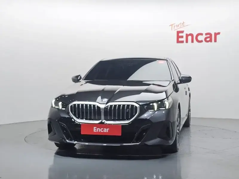 2025 BMW i5 с пробегом 1 015 км