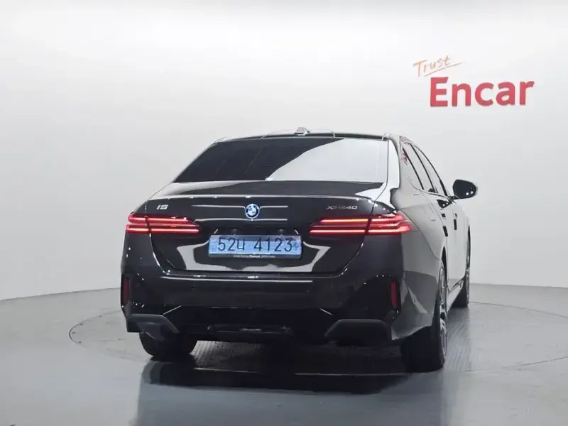 2025 BMW i5 с пробегом 1 015 км