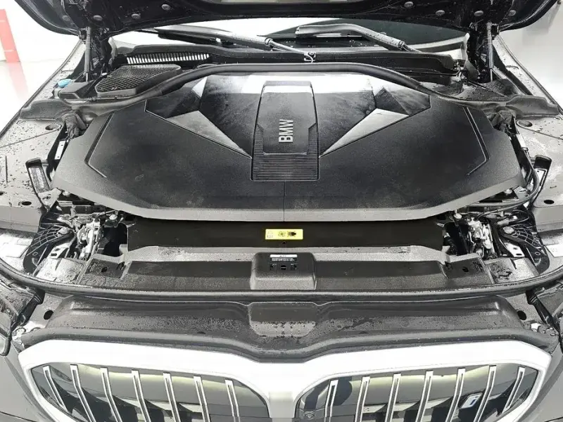 2025 BMW i5 с пробегом 1 015 км