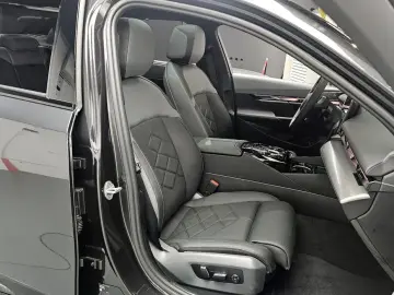 2025 BMW i5 с пробегом 1 015 км