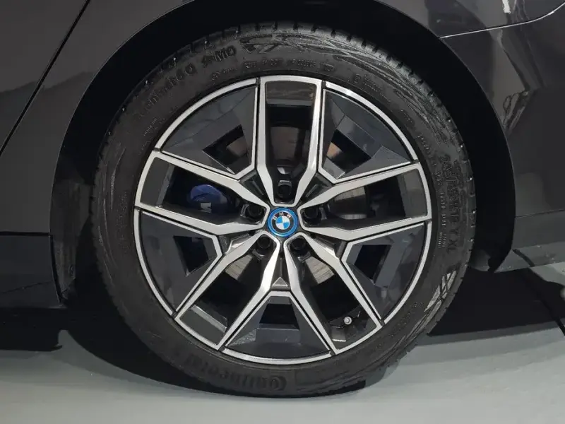 2024 BMW i5 с пробегом 22 603 км