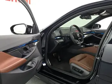 2023 BMW i5 с пробегом 71 399 км