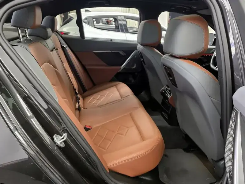2023 BMW i5 с пробегом 41 159 км
