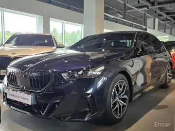 2025 BMW i5 с пробегом 12 901 км