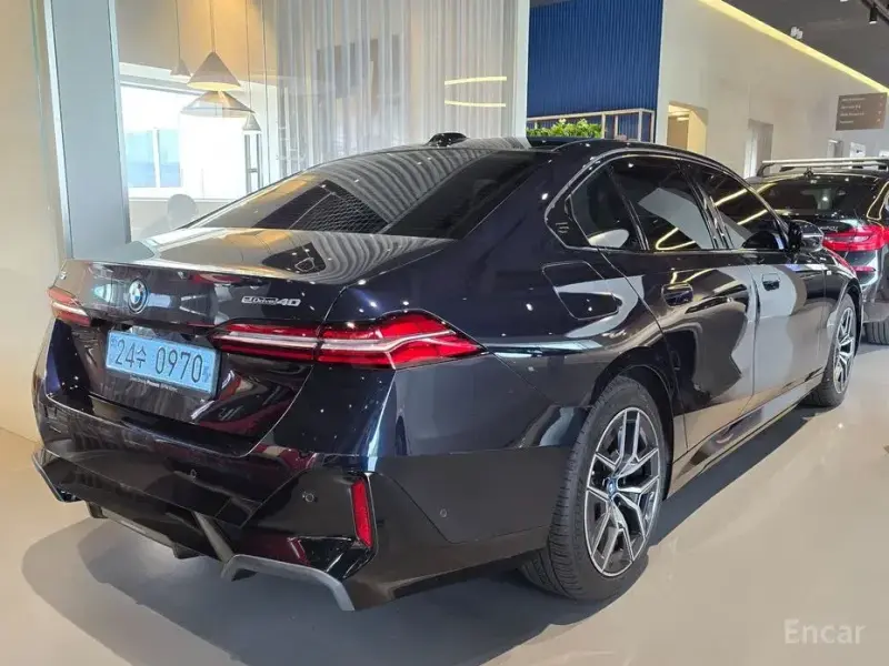 2025 BMW i5 с пробегом 12 901 км