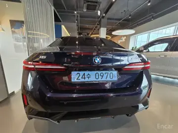 2025 BMW i5 с пробегом 12 901 км