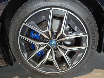 2025 BMW i5 с пробегом 12 901 км