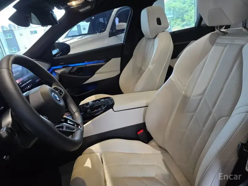 2025 BMW i5 с пробегом 12 901 км