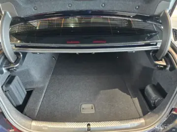2025 BMW i5 с пробегом 12 901 км