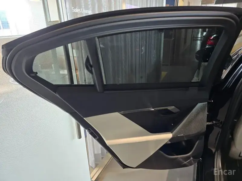 2025 BMW i5 с пробегом 12 901 км
