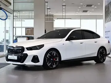 2023 BMW i5 с пробегом 35 386 км