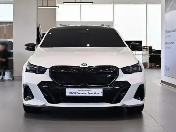 2023 BMW i5 с пробегом 35 386 км