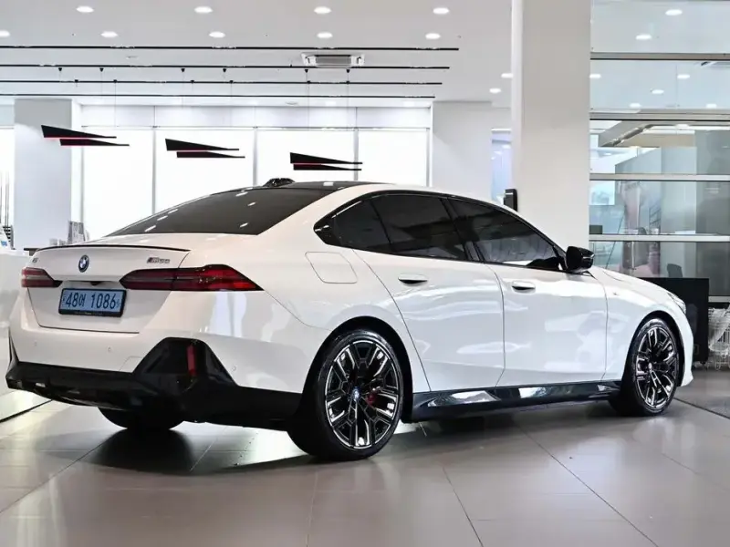 2023 BMW i5 с пробегом 35 386 км