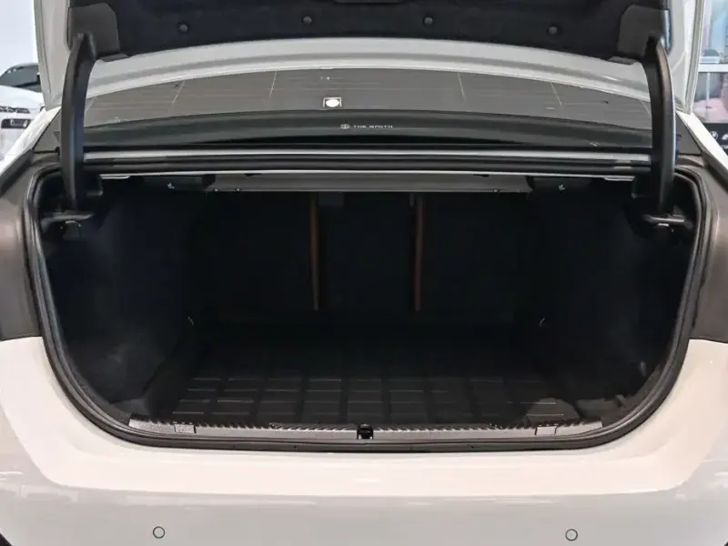 2023 BMW i5 с пробегом 35 386 км