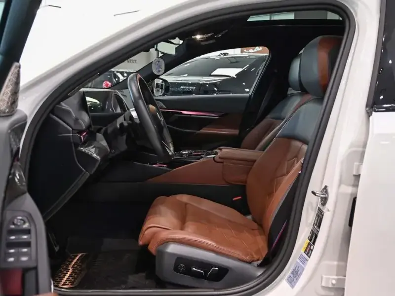2023 BMW i5 с пробегом 35 386 км