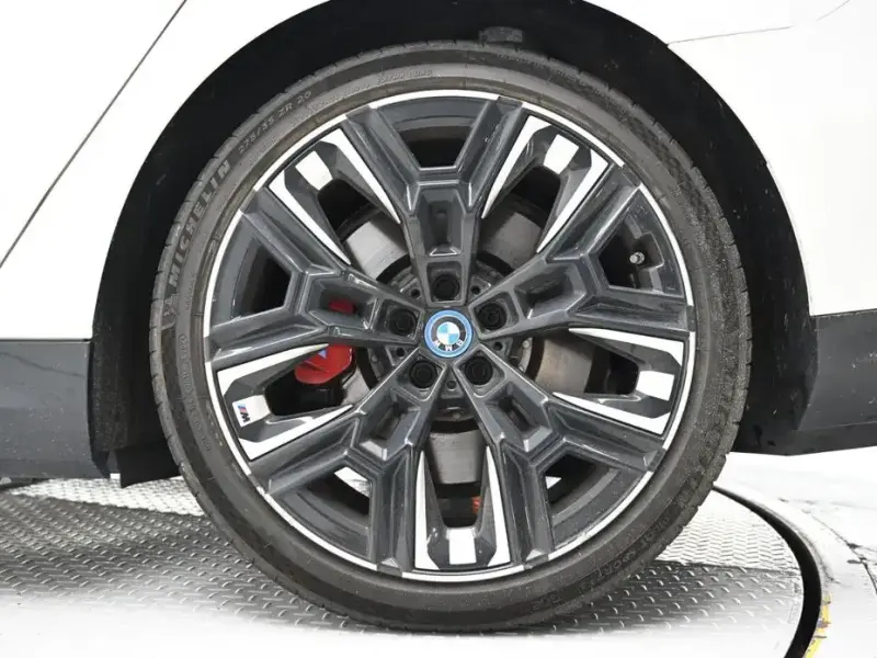 2023 BMW i5 с пробегом 34 105 км