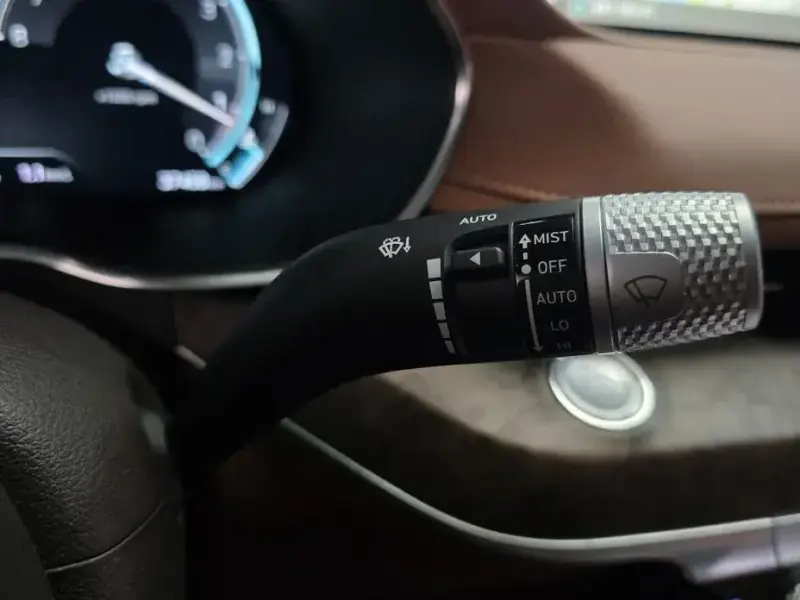 2023 Genesis G80 с пробегом 37 458 км
