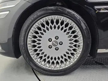 2023 Genesis G80 с пробегом 31 998 км