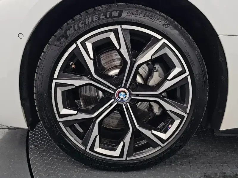 2022 BMW i4 с пробегом 62 461 км