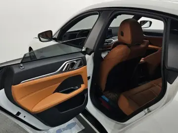 2022 BMW i4 с пробегом 62 461 км