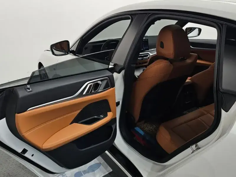 2022 BMW i4 с пробегом 62 461 км