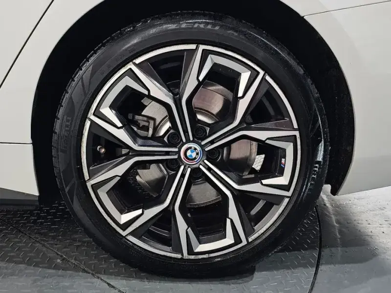 2022 BMW i4 с пробегом 62 461 км