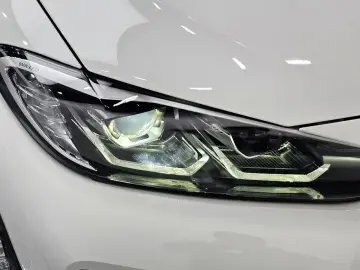 2022 BMW i4 с пробегом 62 461 км