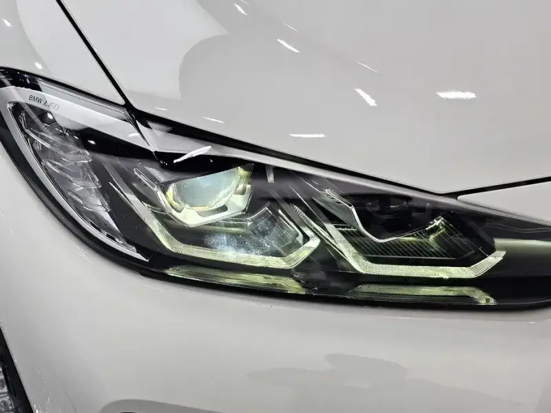 2022 BMW i4 с пробегом 62 461 км