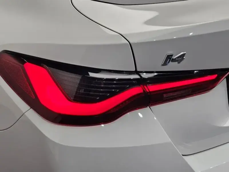 2022 BMW i4 с пробегом 62 461 км