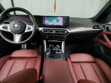 2022 BMW i4 с пробегом 68 060 км