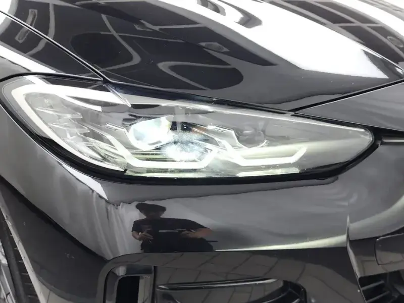 2022 BMW i4 с пробегом 68 060 км