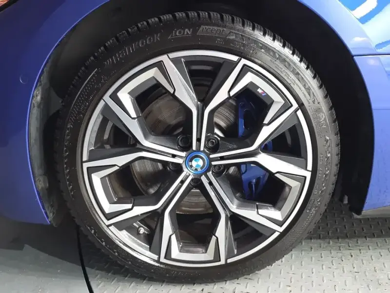 2022 BMW i4 с пробегом 34 378 км