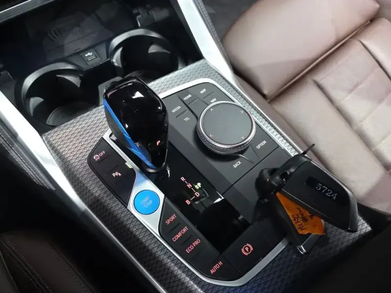 2022 BMW i4 с пробегом 34 378 км