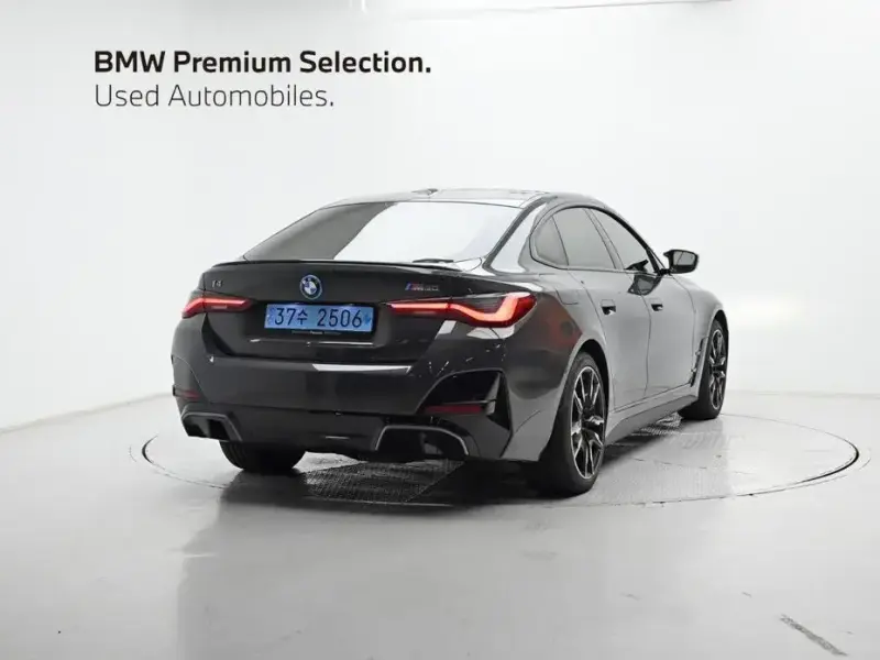 2024 BMW i4 с пробегом 10 358 км