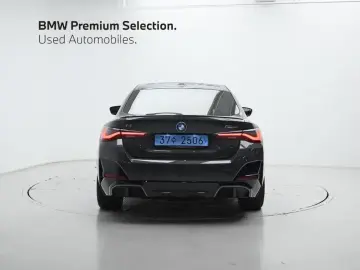 2024 BMW i4 с пробегом 10 358 км