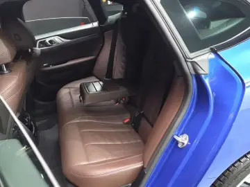 2022 BMW i4 с пробегом 34 378 км